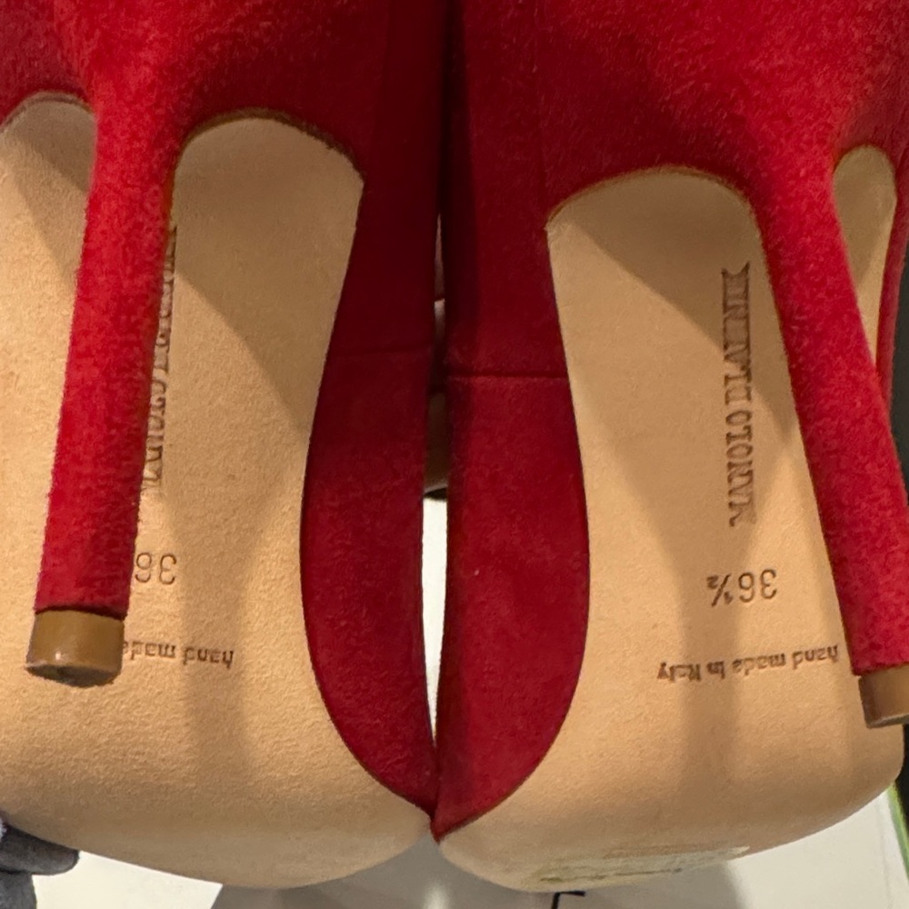 Manolo Blahnik Tora Red Heels - Picture 7 of 8